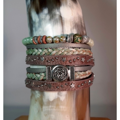 wikkelarmband in sage groen en taupe wikkelarmband in sage groen en taupe